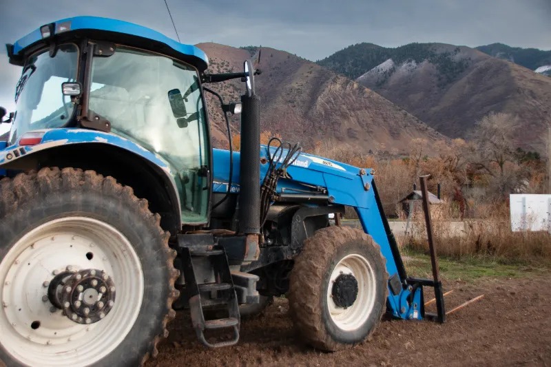 tractor.blue